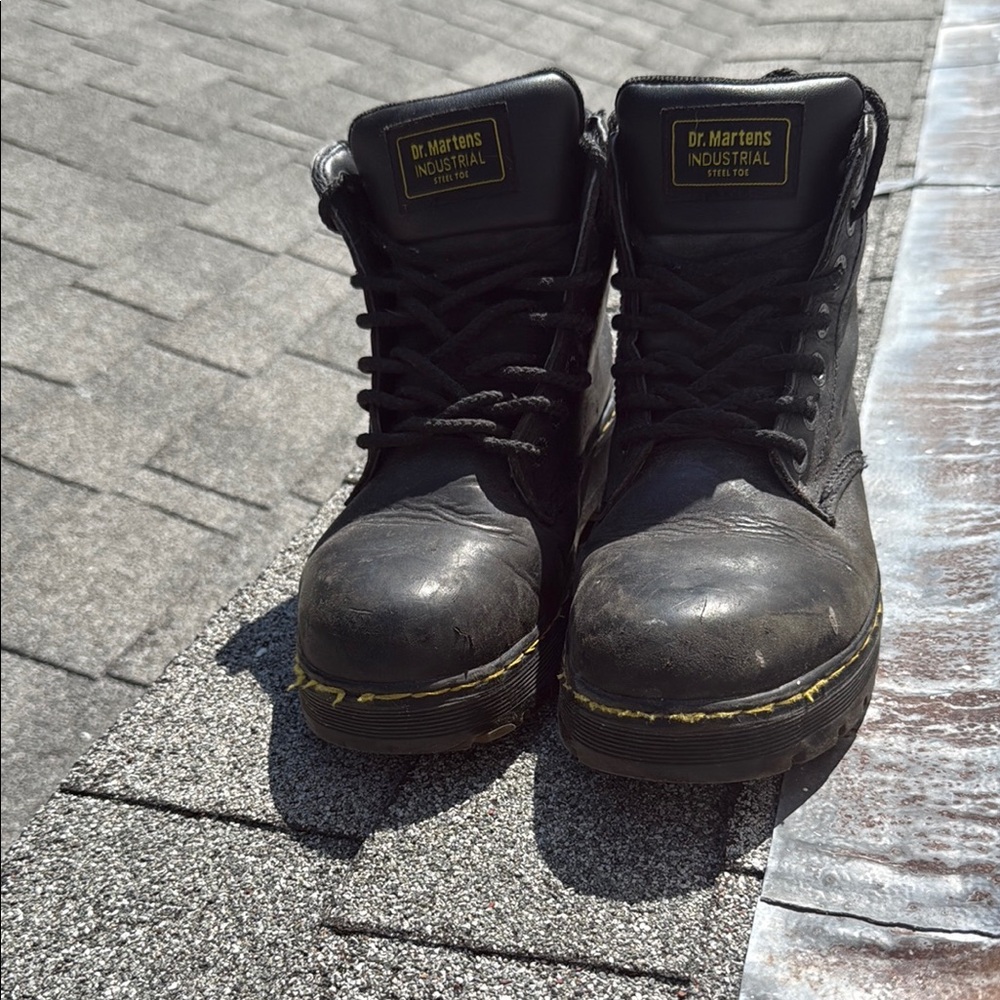 [Discontinued] Steel Toe Dr. Martens